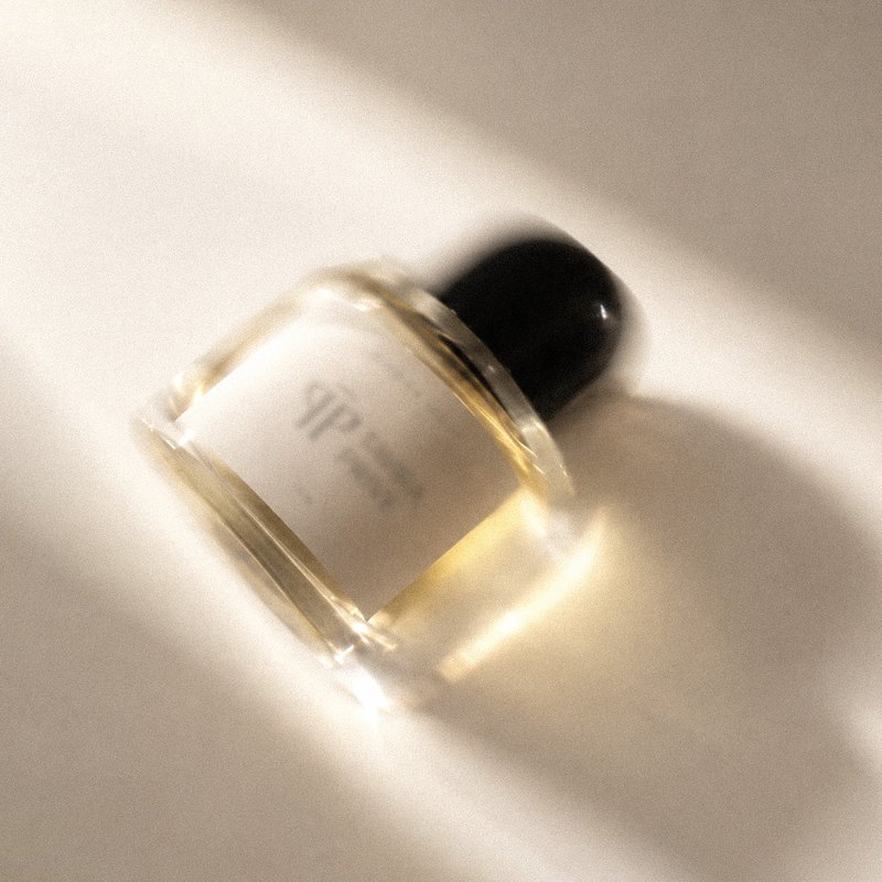 Extrait vs. Eau de Parfum: Understanding Fragrance Concentration