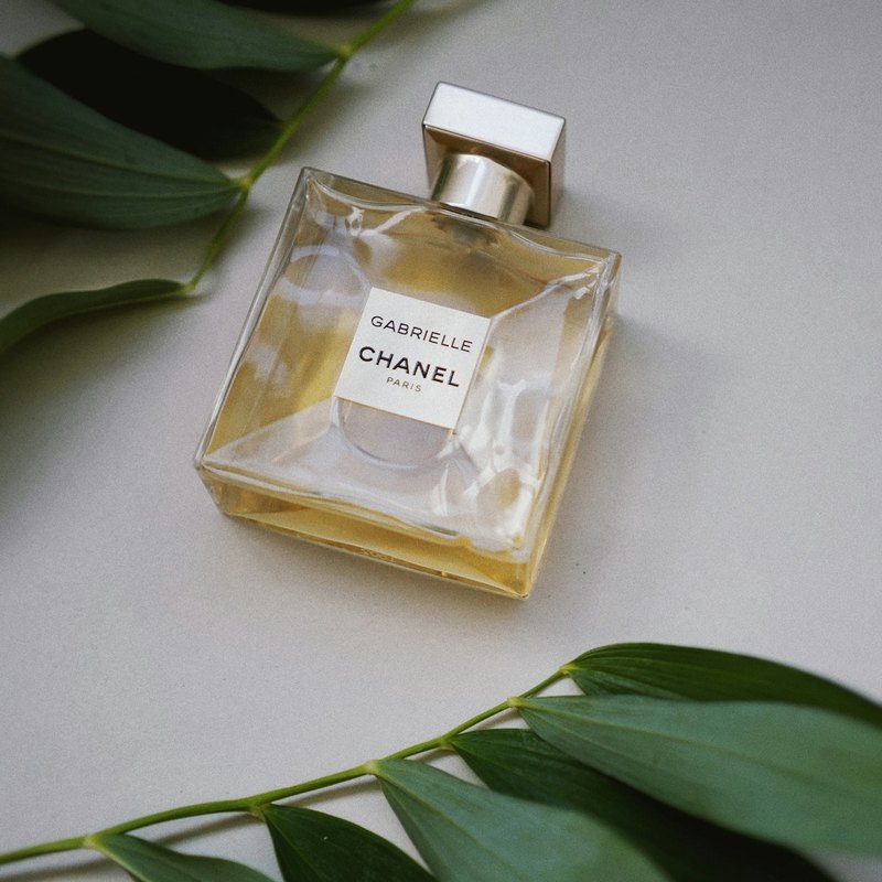 Monochrome Luxury: Why Black and White Define Our Packaging Design